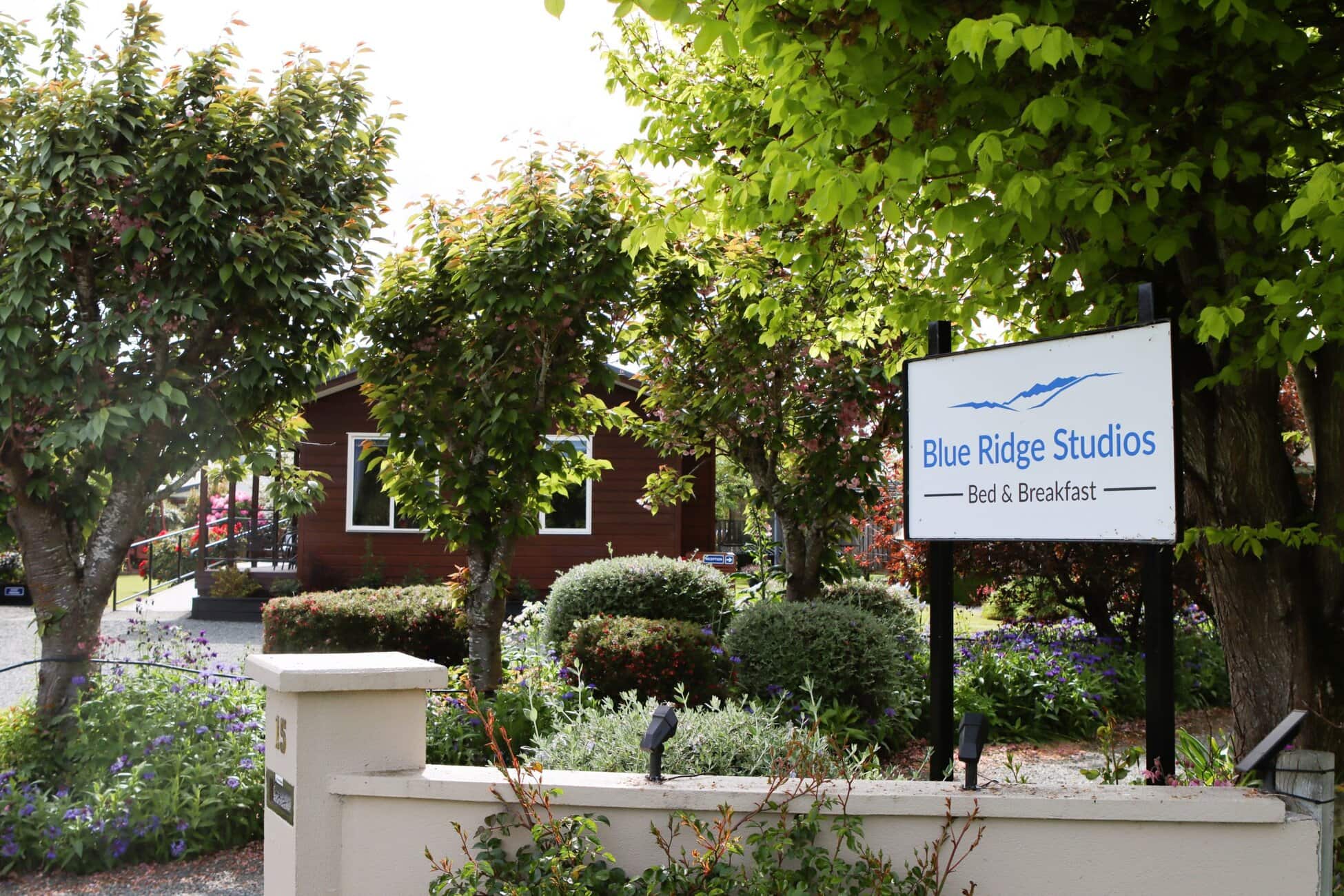 Blue Ridge Studios and Bed & Breakfast — Bed & Breakfasts in Te Anau