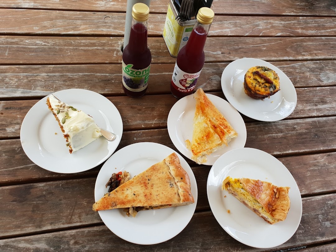 Miranda Farm Shop — Café in Pūkorokoro / Miranda