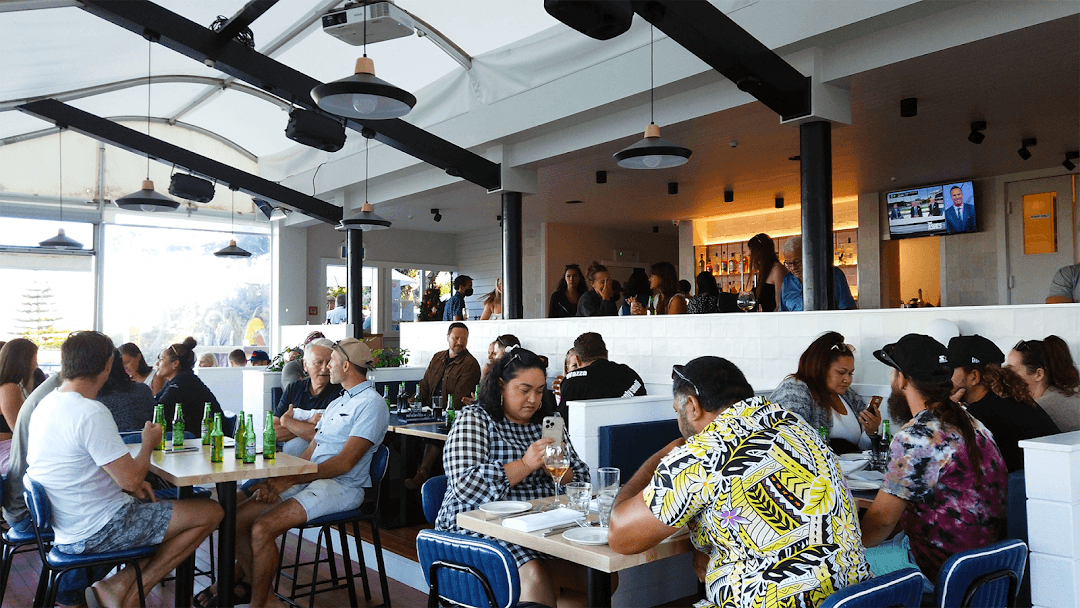 Beach Bar — Bars in Pāpāmoa