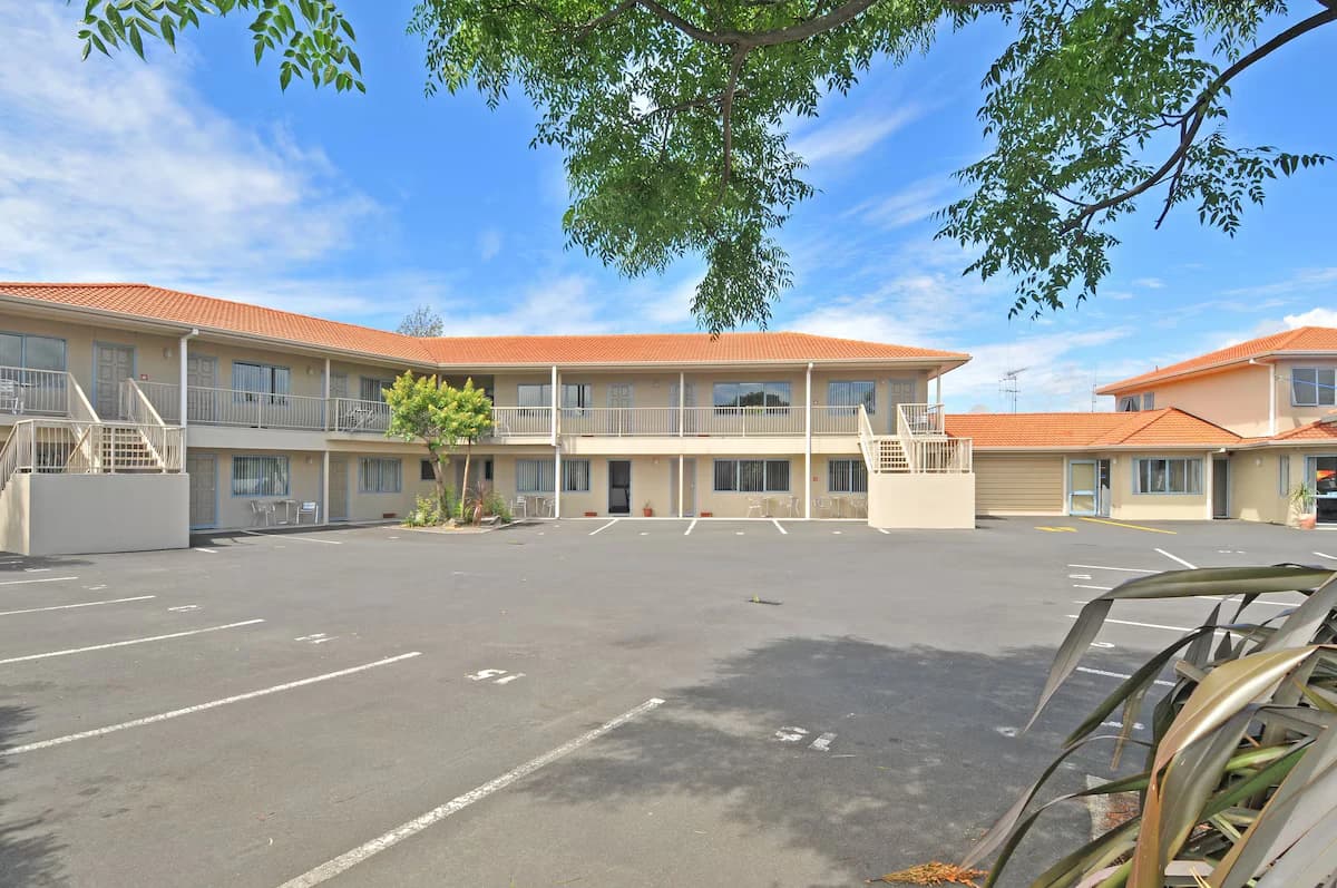 Gateway Motor Inn — Accommodation in Mount Maunganui