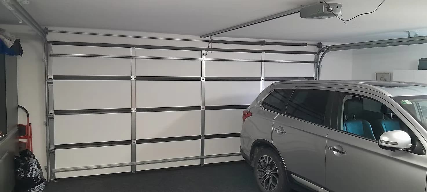 Straight Up Garage Doors — Builders in Wānaka
