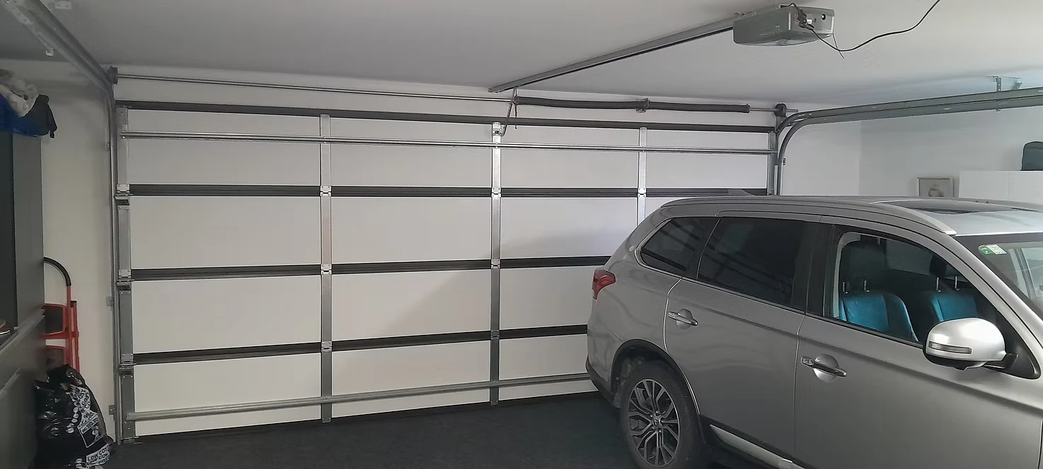 Straight Up Garage Doors — Builders in Wānaka