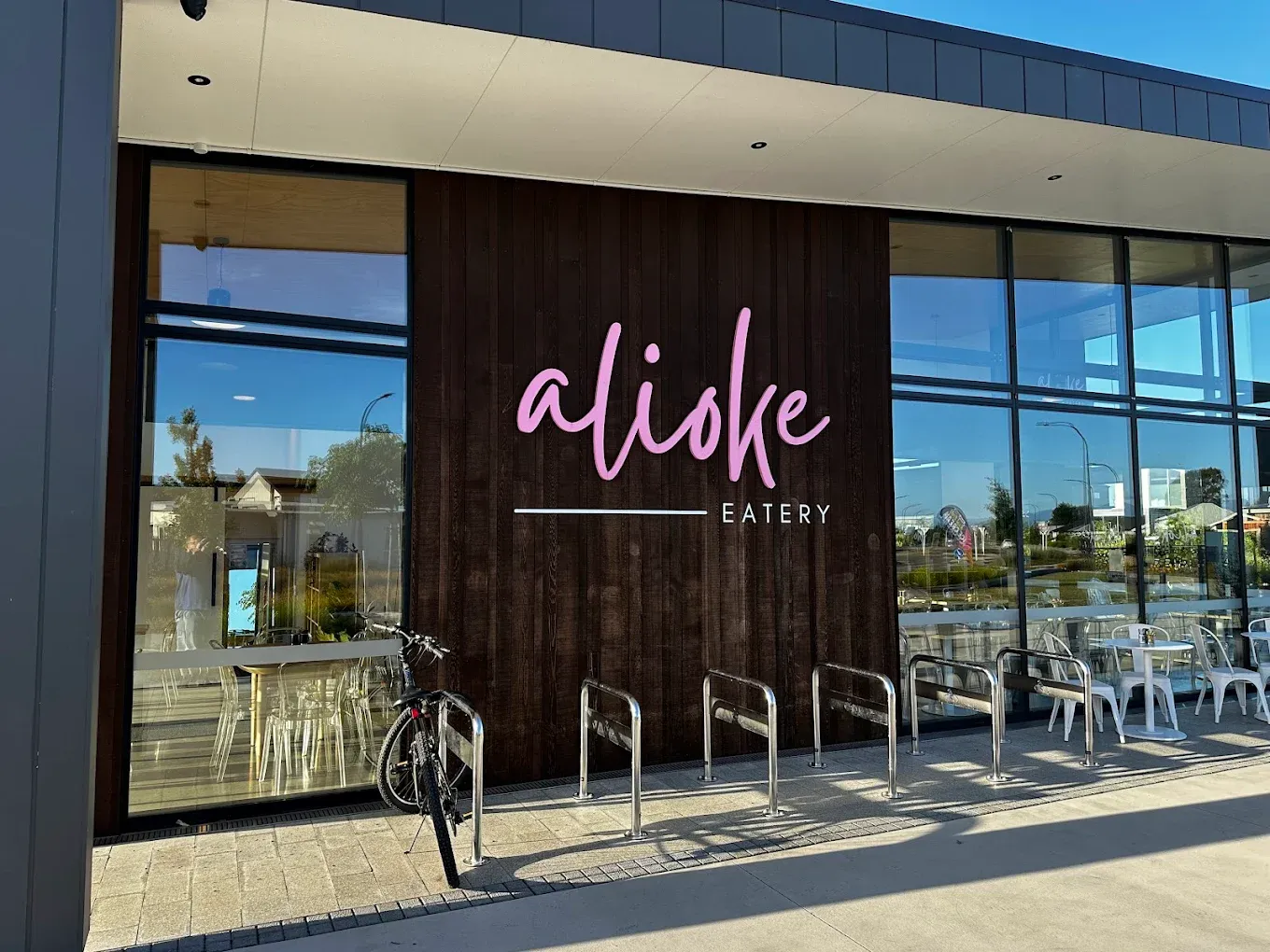 Alioke Eatery — Café in Richmond
