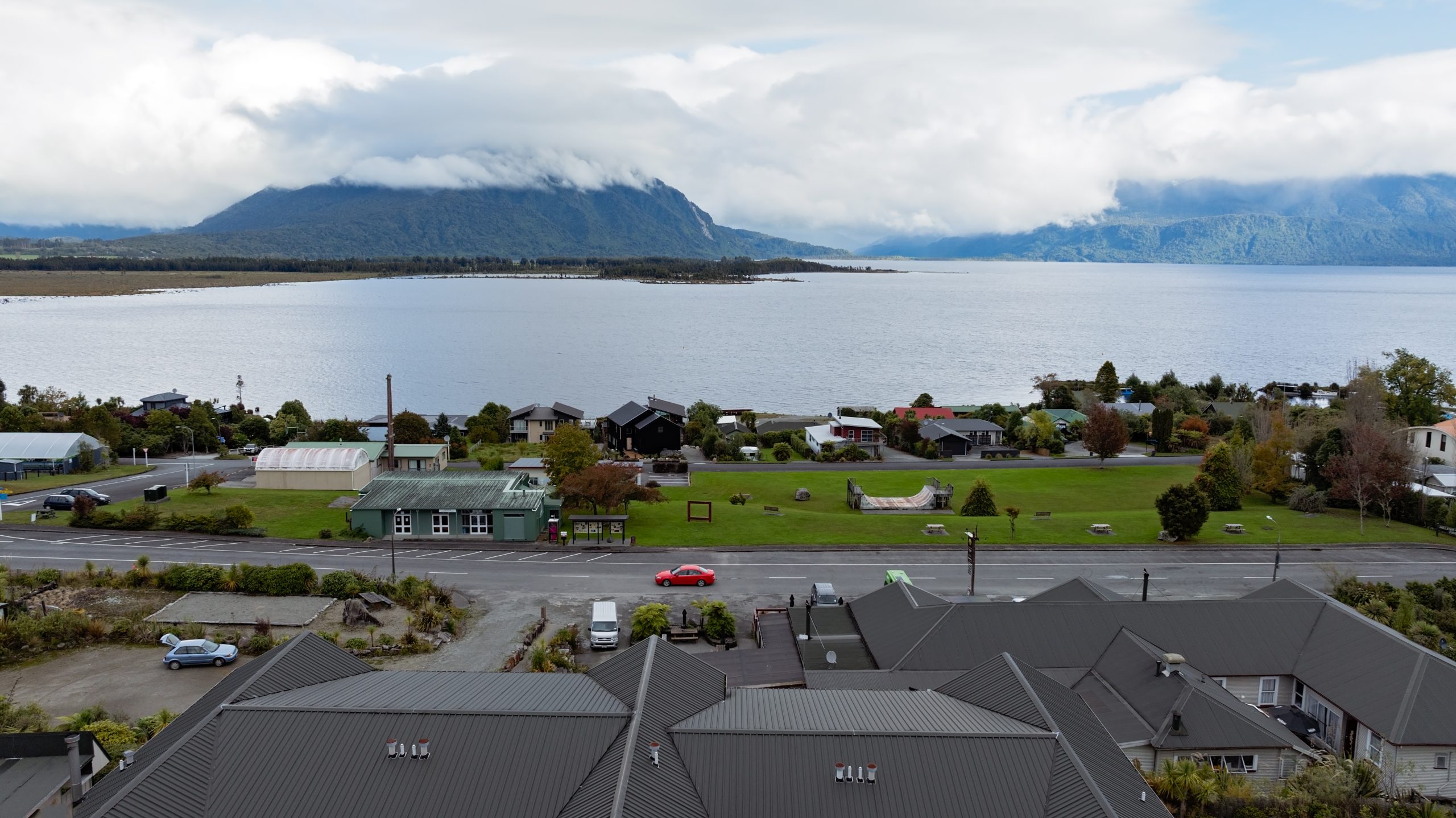 Hotel Lake Brunner — Hotels in Moana