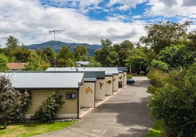 Judges Pool Motel — Accommodation in Tūrangi