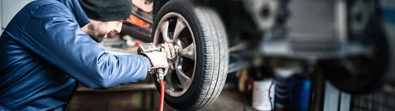 Clarksun Automotive — Mechanics in Hamilton