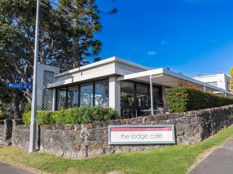 Mount Albert Lodge Motel