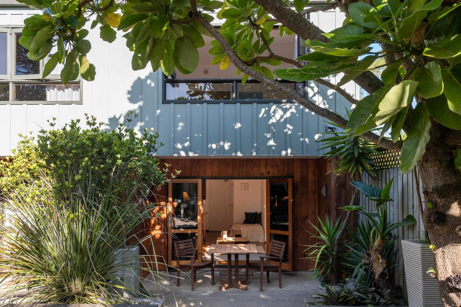 Raglan Palm Beach Motel — Accommodation in Raglan
