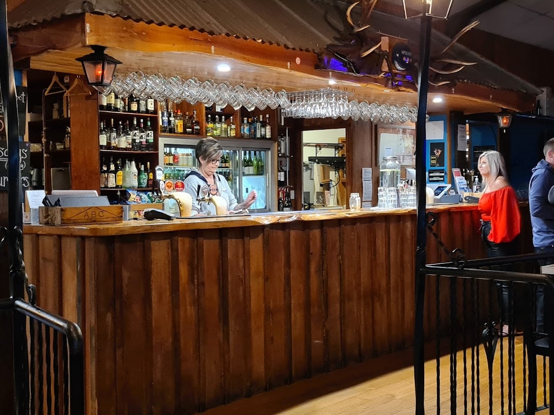 The Pioneer Bar & Restaurant — Bars in Bay of Islands