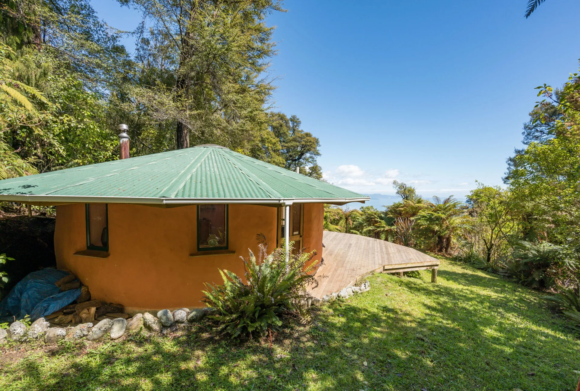 Anahata Yoga Retreat — Accommodation in Pōhara