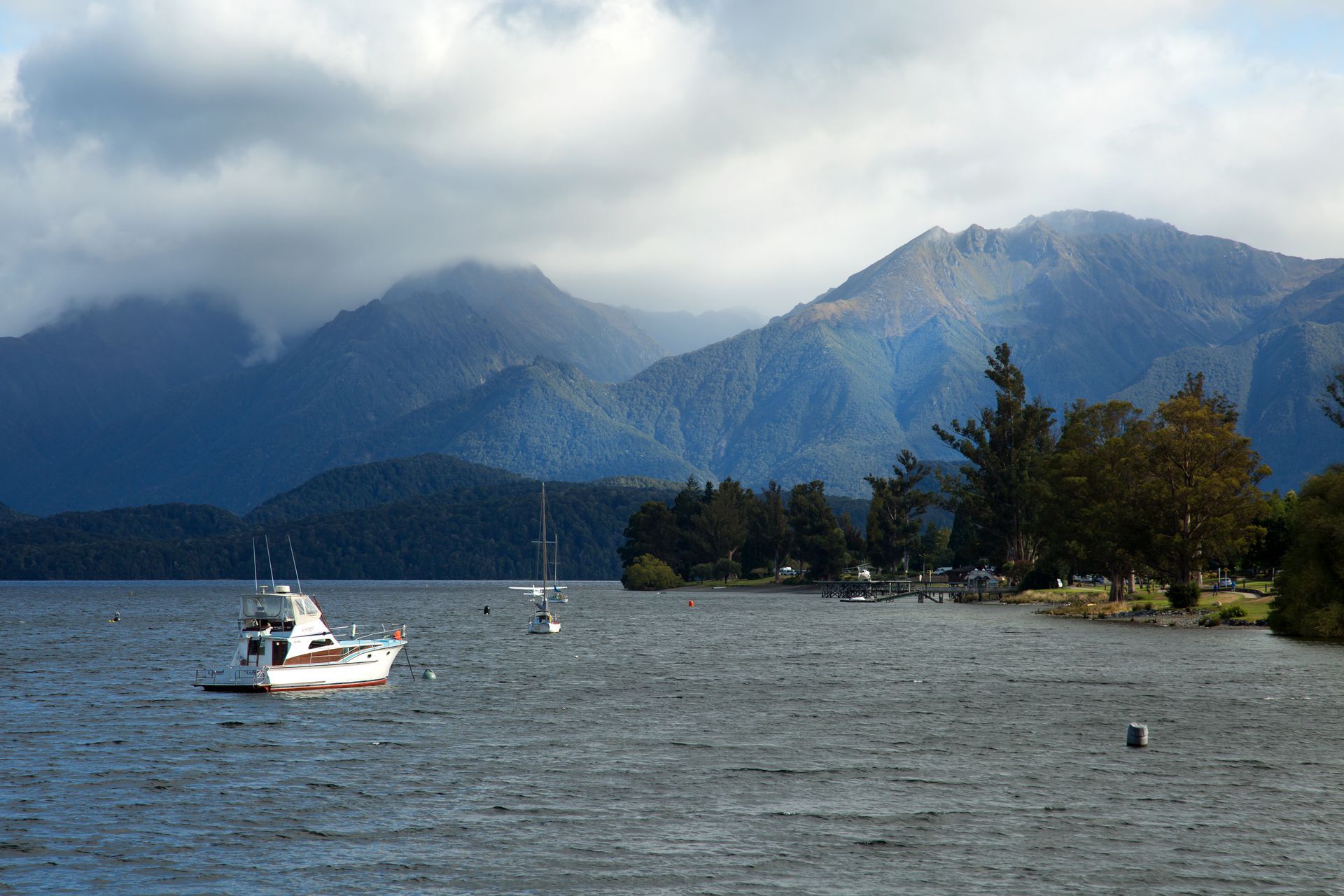 Rosie's Backpacker Homestay — Accommodation in Te Anau