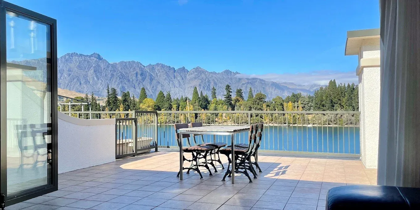 The Waterfront — Accommodation in Queenstown