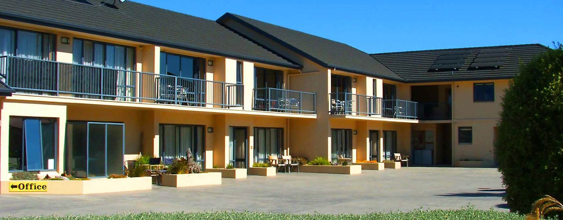 Avalon Manor Motels — Accommodation in Motueka