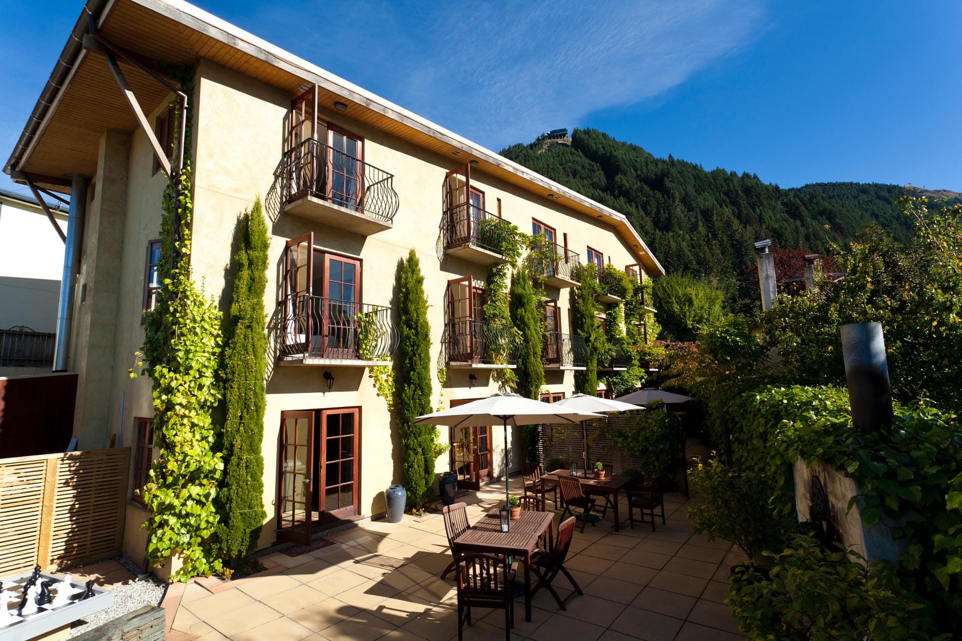 Browns Boutique Hotel — Accommodation in Queenstown