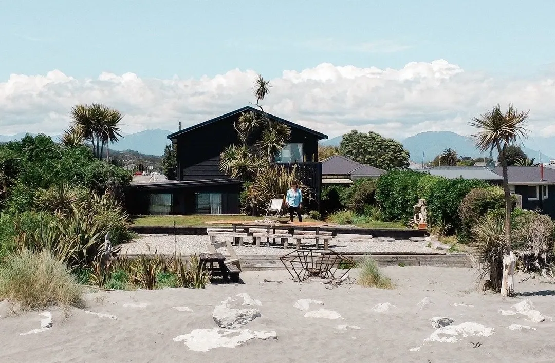 Drifting Sands Beachfront Retreat — Accommodation in Hokitika