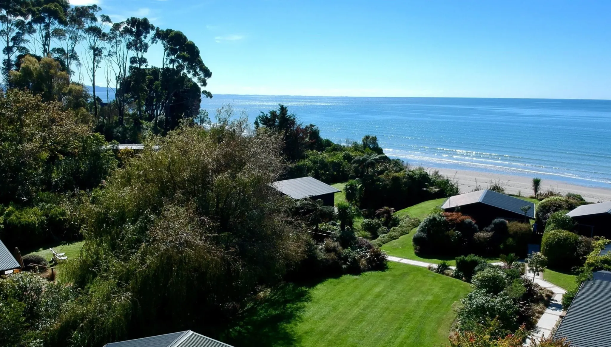 Adrift in Golden Bay — Accommodation in Parapara