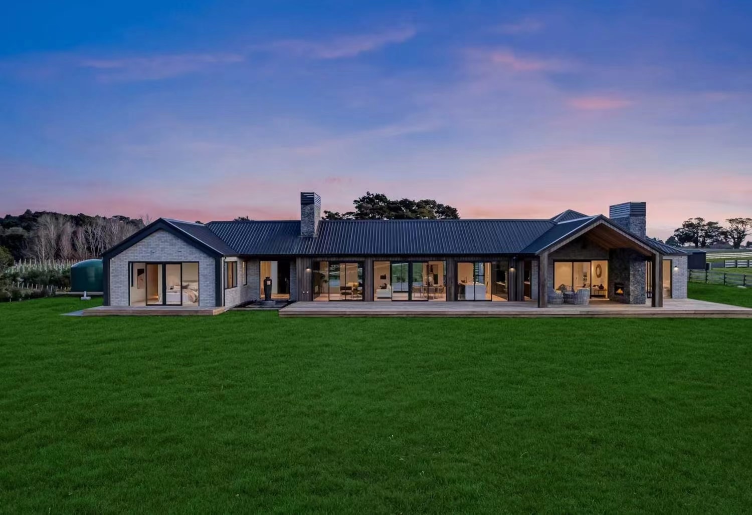 No1 roof Gutter maintenance — General Contractors in Auckland