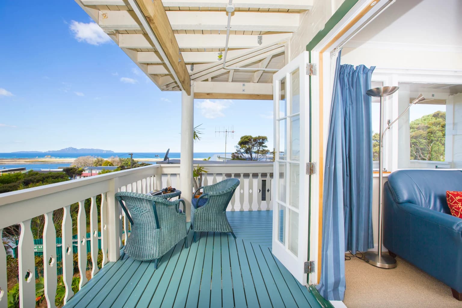 Mangawhai Lodge — Accommodation in Mangawhai Heads