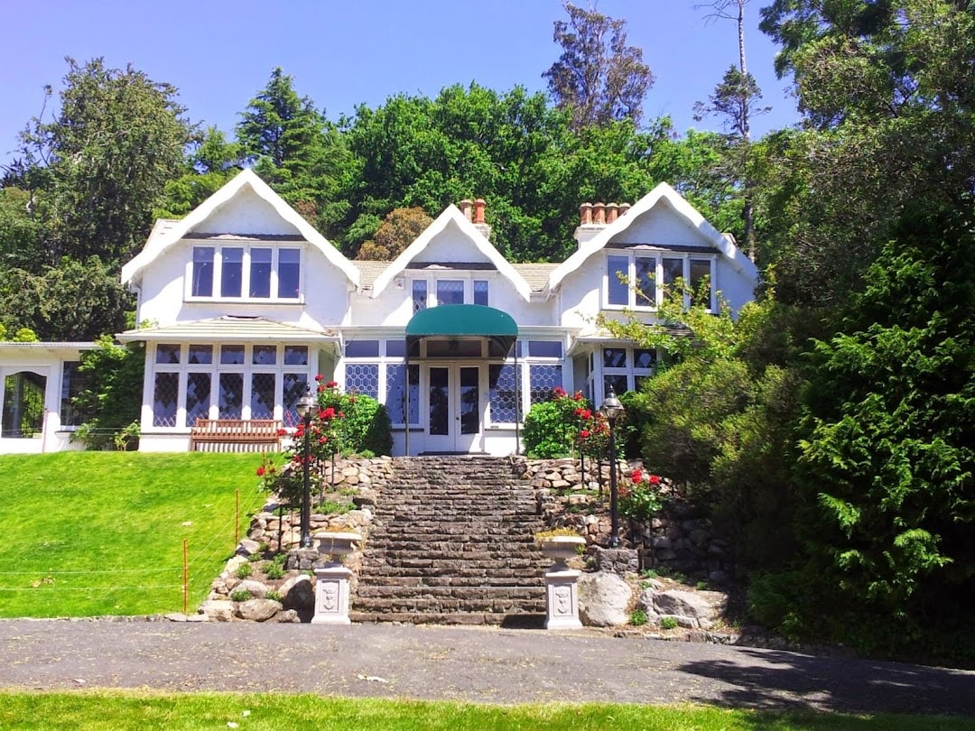 Glenfalloch Gardens Cafe & Restaurant — Takeaway Food in Dunedin