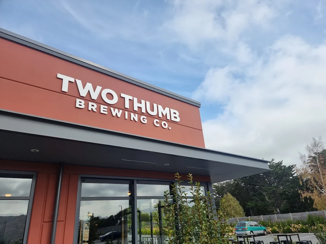 Two Thumb Brewing Co. Harbourside — Bars in Diamond Harbour