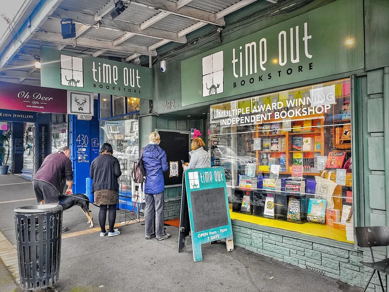 Time Out — Bookstores in Albert-Eden