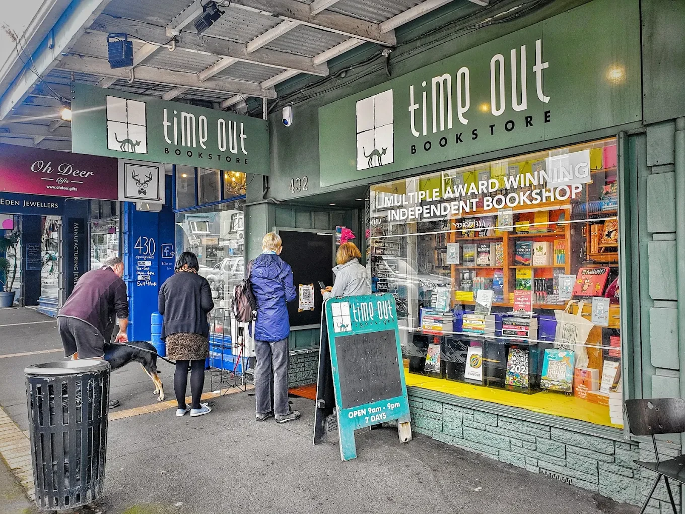 Time Out — Bookstores in Albert-Eden