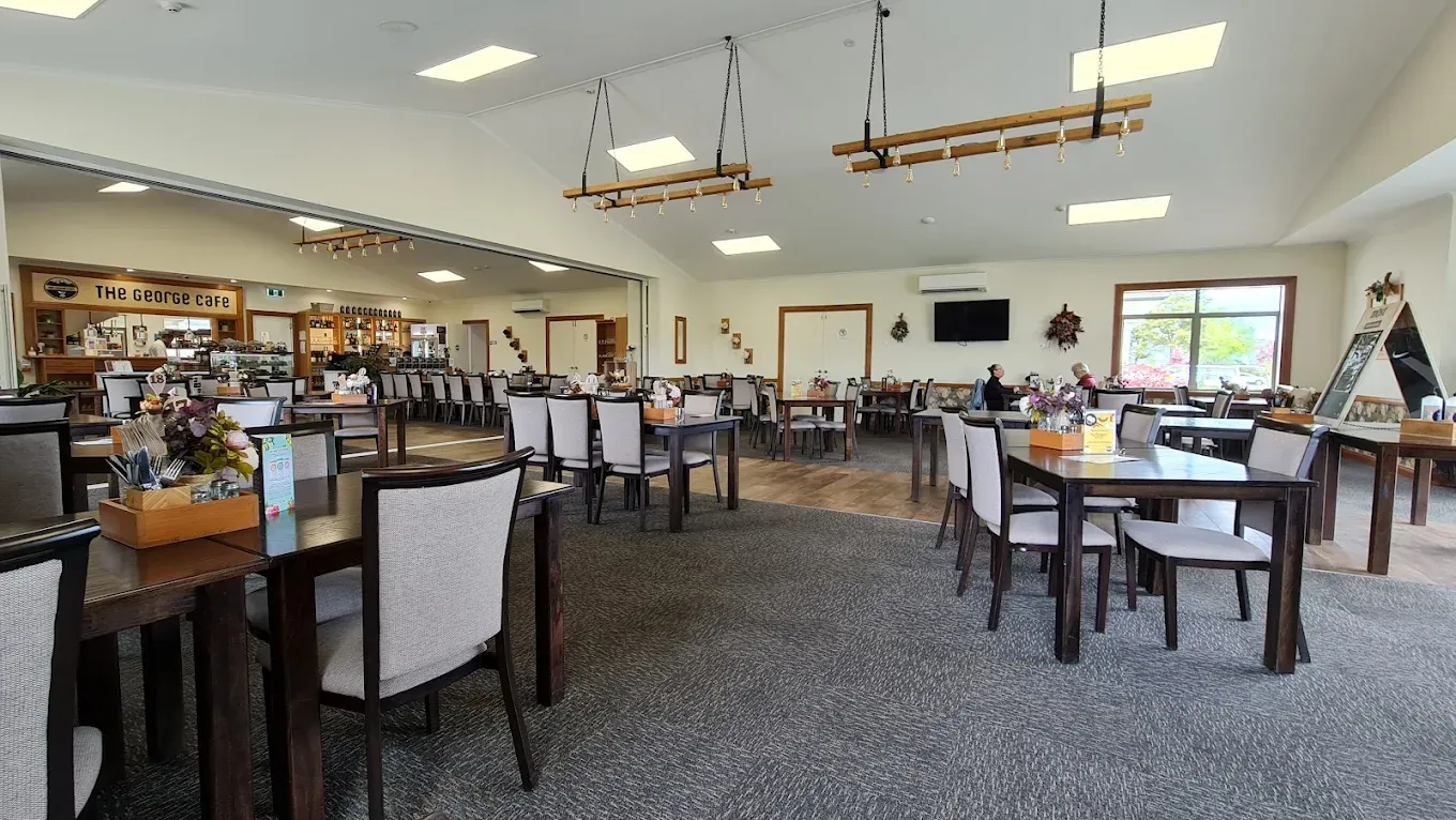 The George Cafe — Café in Levin