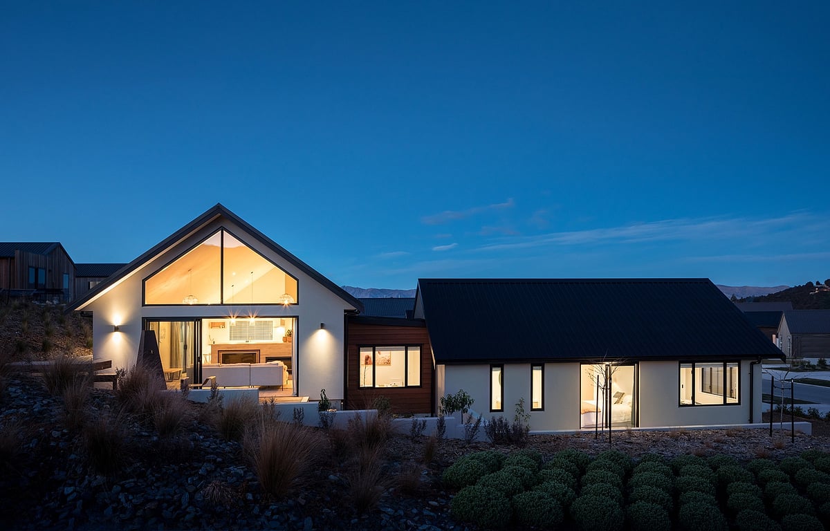 South Plastering & Painting — Builders in Queenstown