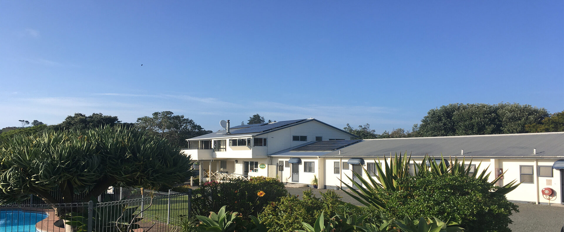 Pukenui Lodge Motel & Backpackers — Accommodation in Pukenui
