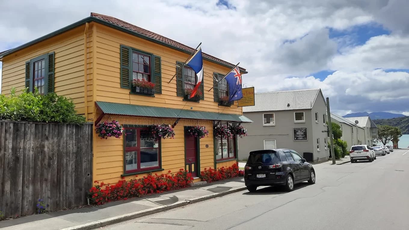 Akaroa Village Inn — Accommodation in Akaroa