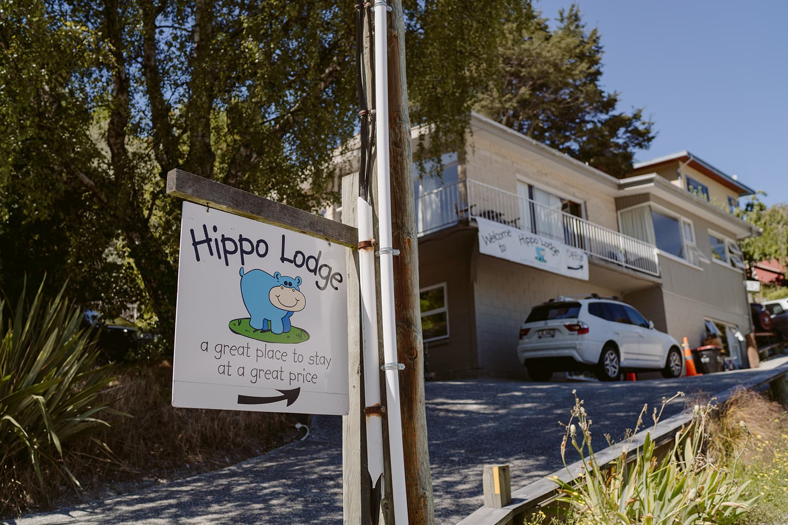 Hippo Lodge Backpackers — Accommodation in Queenstown