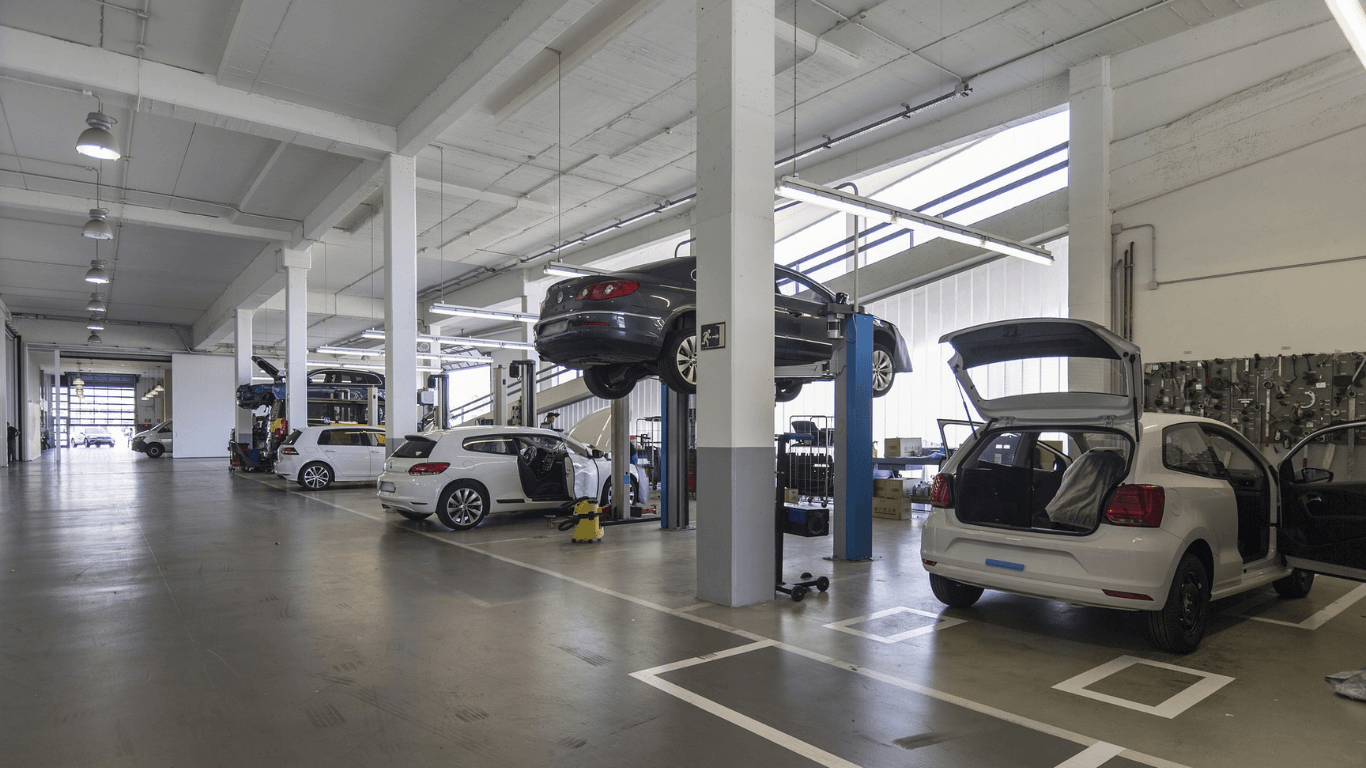 Avalon Automotive — Mechanics in Hamilton