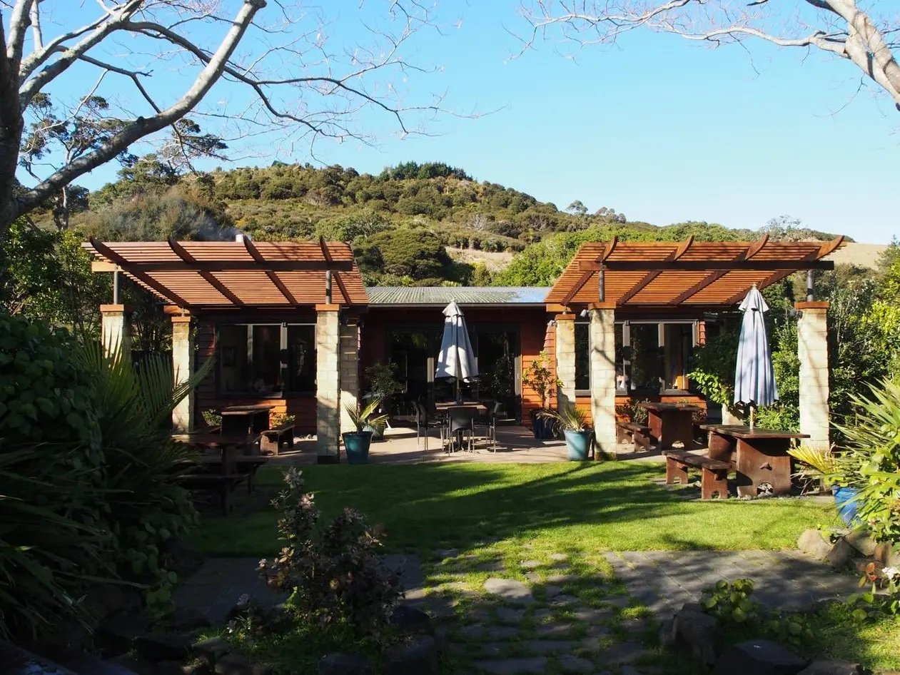 Hot Waves Cafe — Café in Whitianga