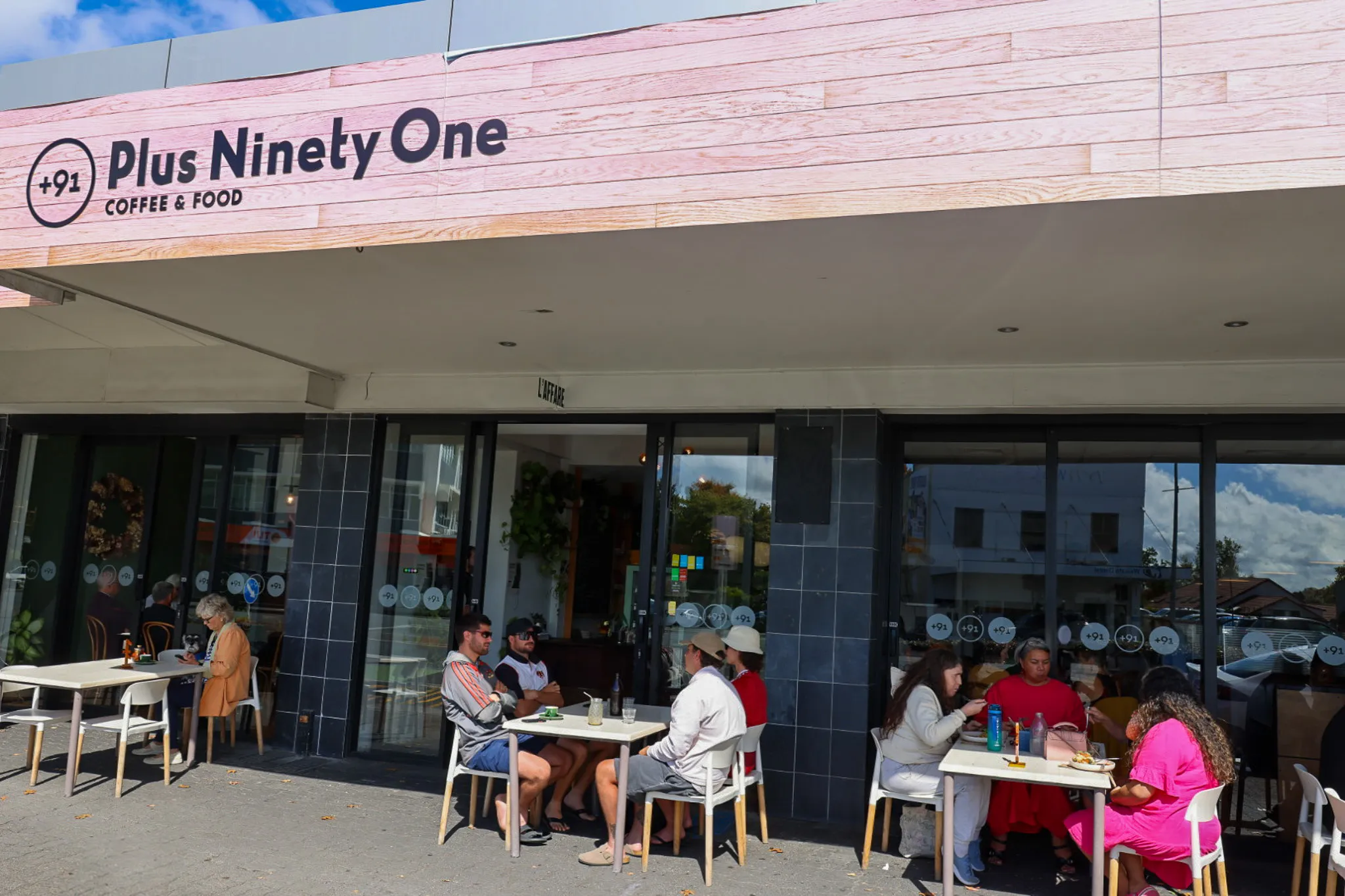 Plus Ninety One Cafe — Café in Hamilton