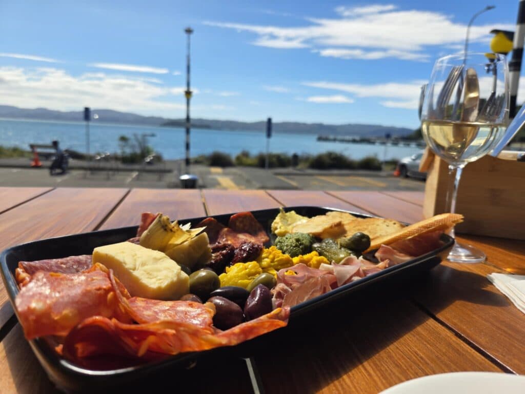 O’Malleys Bar & Kitchen — Restaurants in Lower Hutt