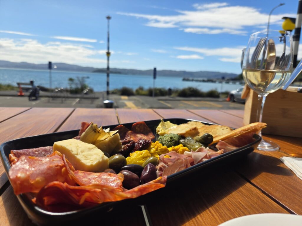 O’Malleys Bar & Kitchen — Restaurants in Lower Hutt