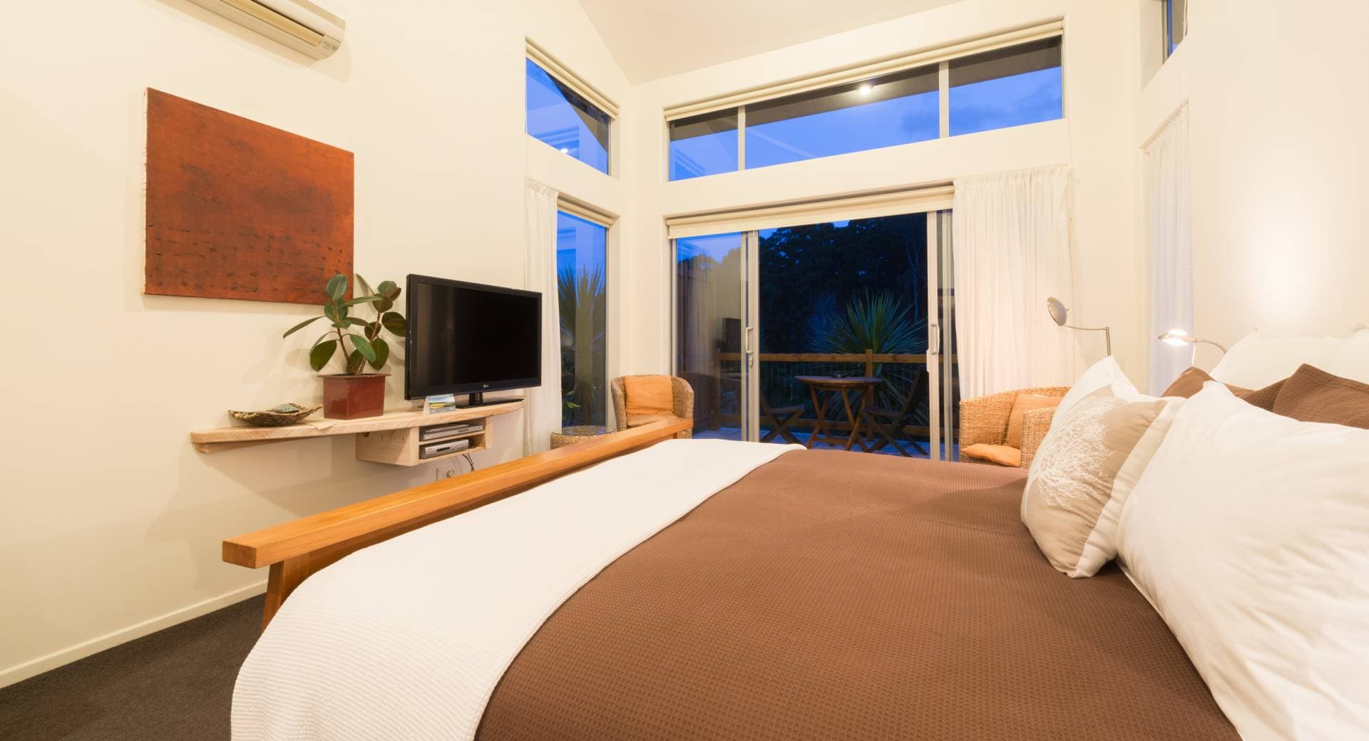 Stone Store Lodge — Accommodation in Bay of Islands
