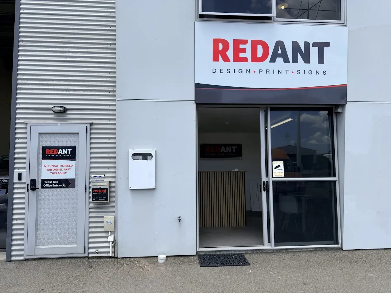 Red Ant Design | Print | Signs — Sign Makers in Mount Maunganui