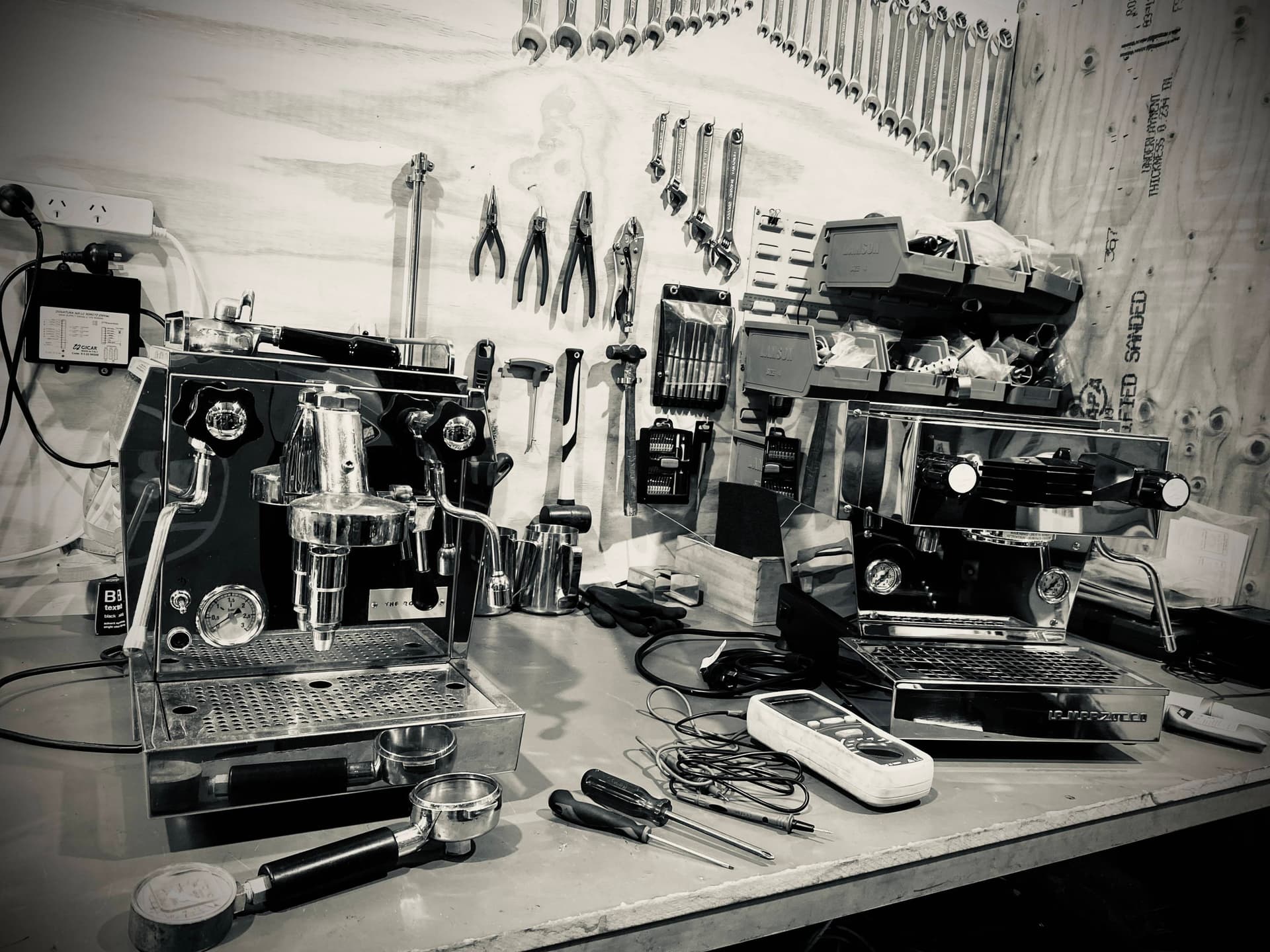 Laroma Espresso Bar — Café in Hamilton