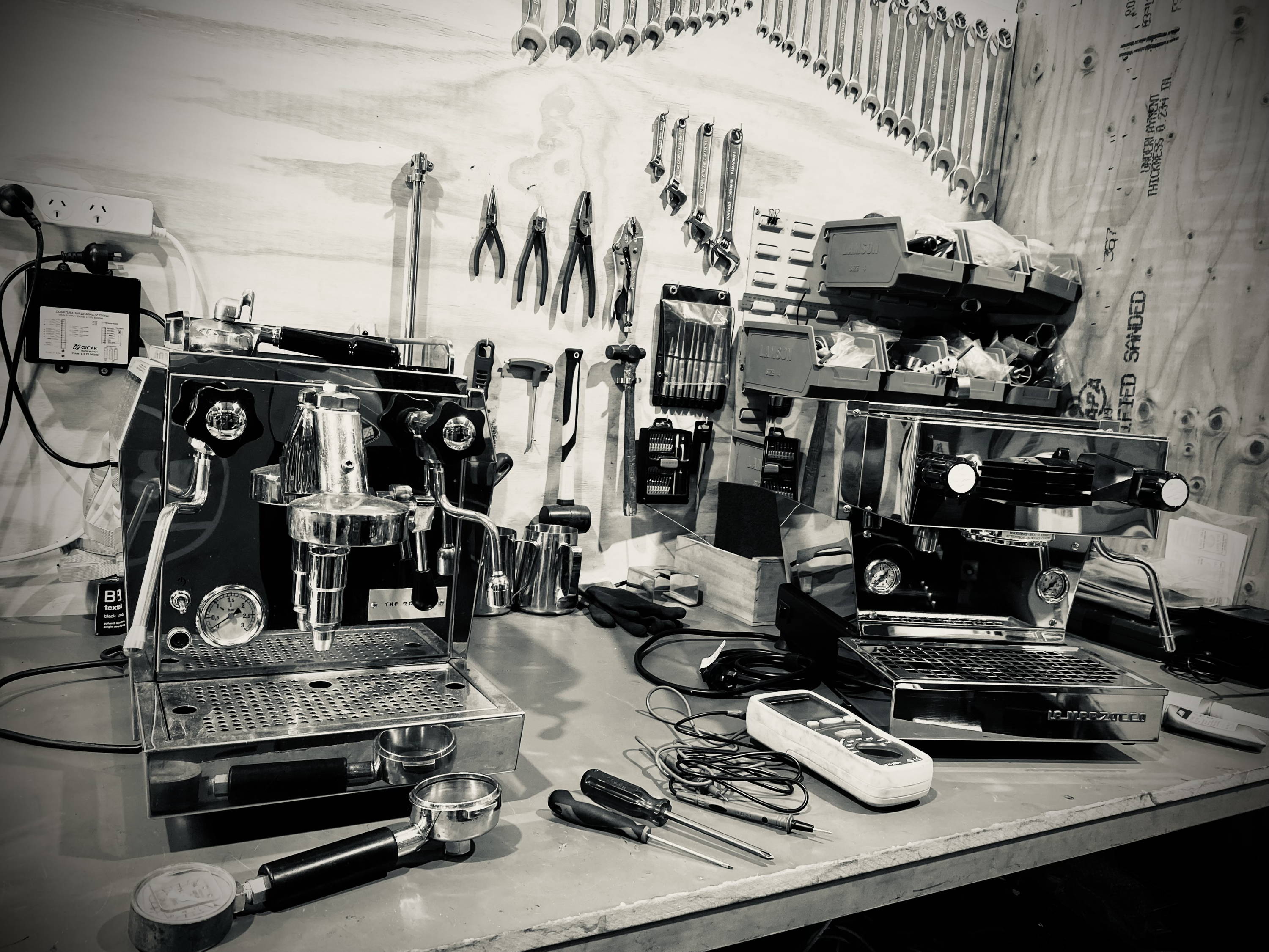 Laroma Espresso Bar — Café in Hamilton