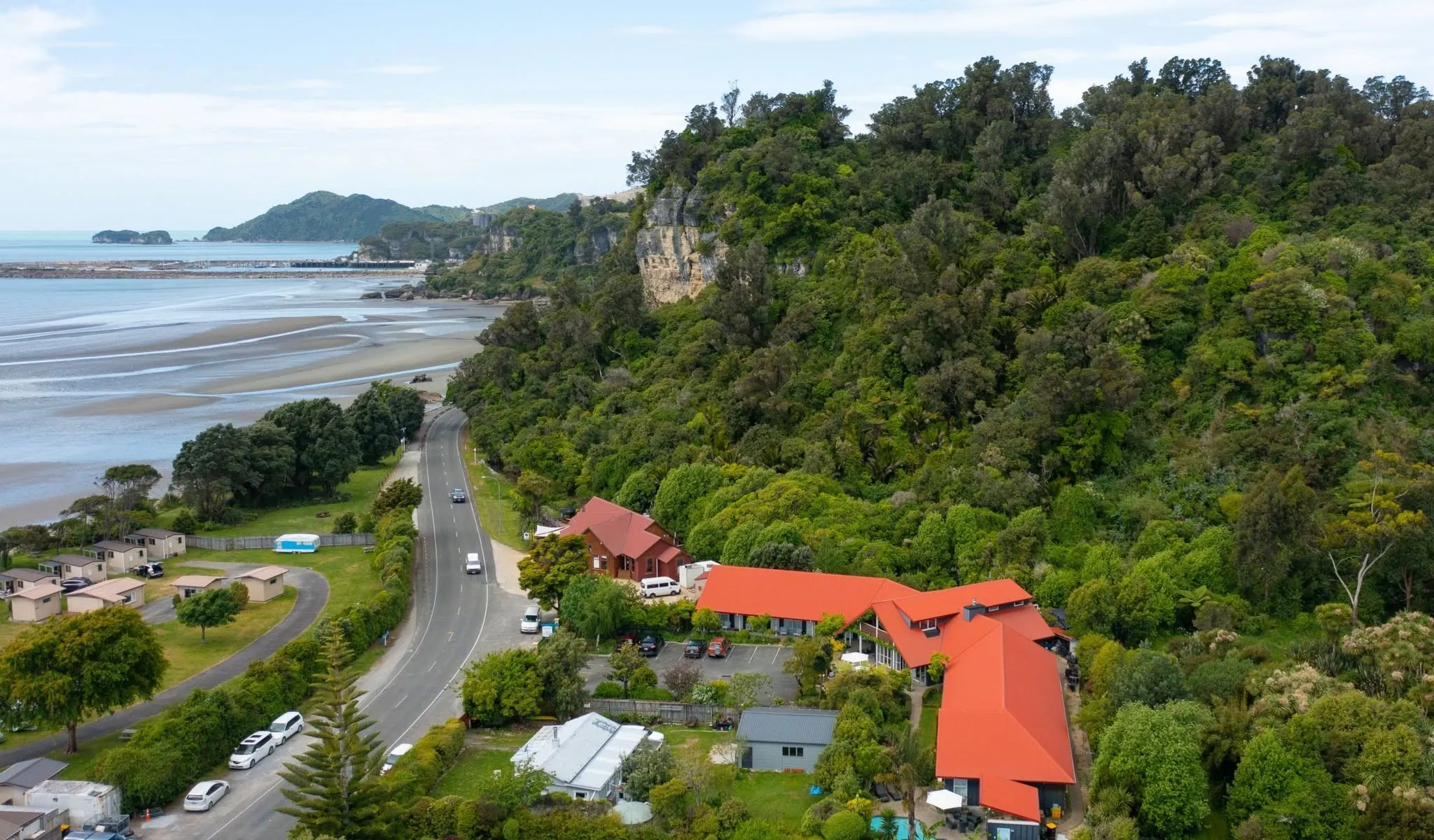 Ratanui Lodge — Accommodation in Tākaka
