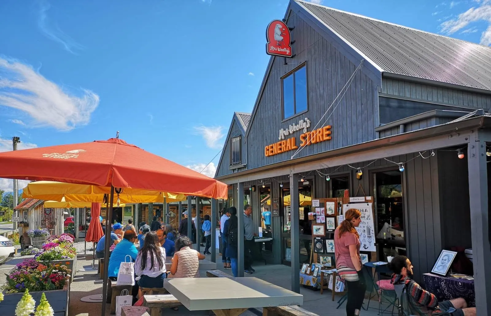 Mrs Woolly's General Store & Cafe — Café in Glenorchy