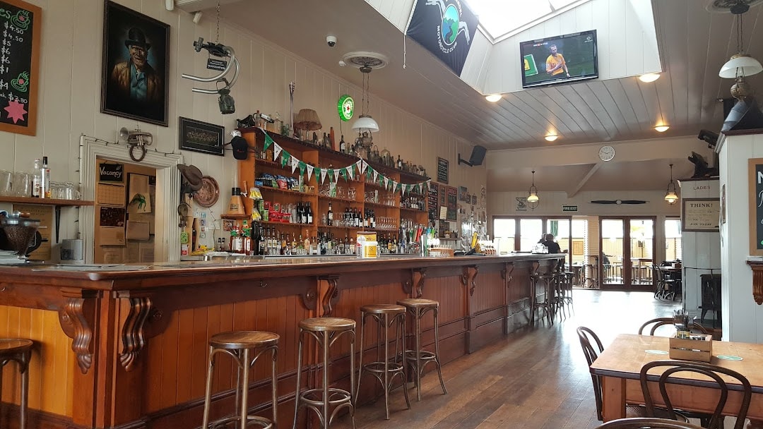 Star and Garter Hotel — Takeaway Food in Coromandel