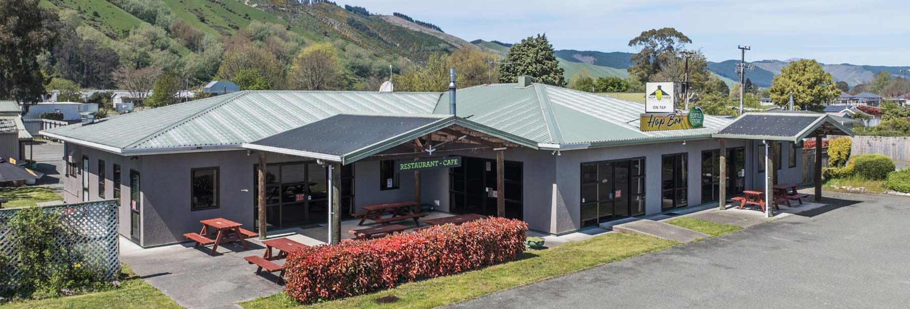 Tapawera Hotel — Bars in Tapawera
