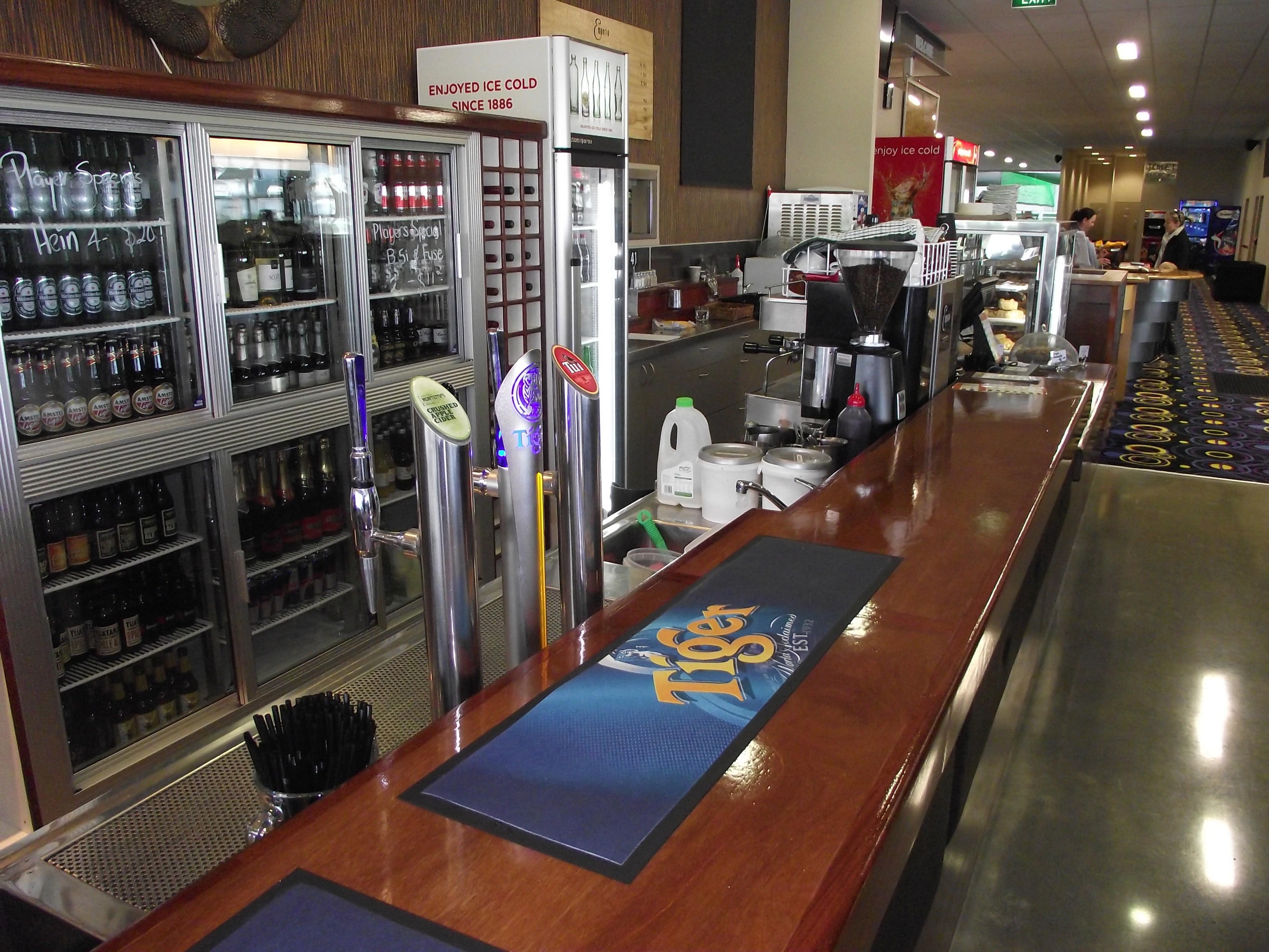 Larf’n Tiger Cafe & Bar — Cafés in Lower Hutt