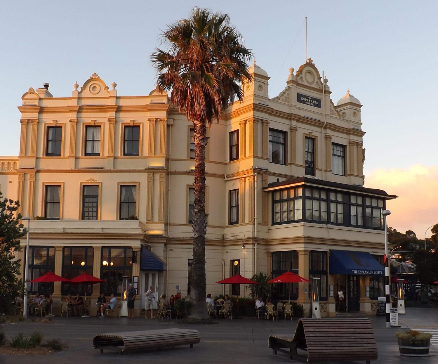 Esplanade Hotel — Hotels in Devonport