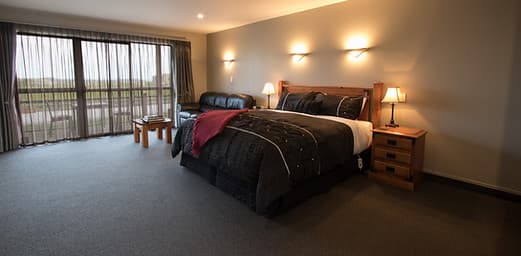 Stations Inn — Accommodation in Kaniere