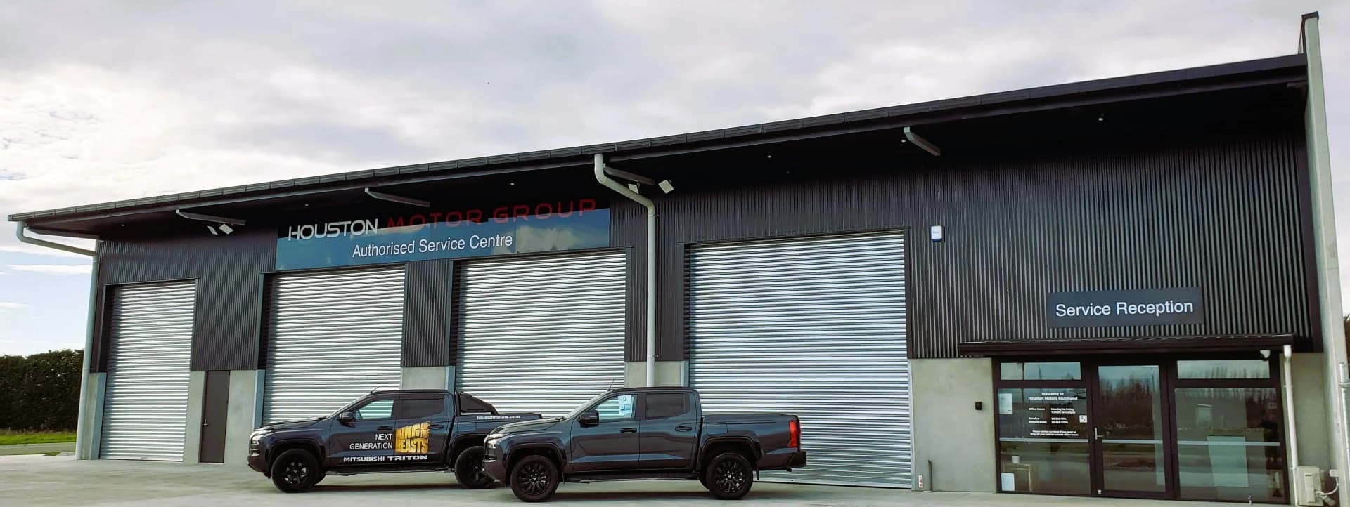 Houston Richmond Service Centre — Mechanics in Richmond