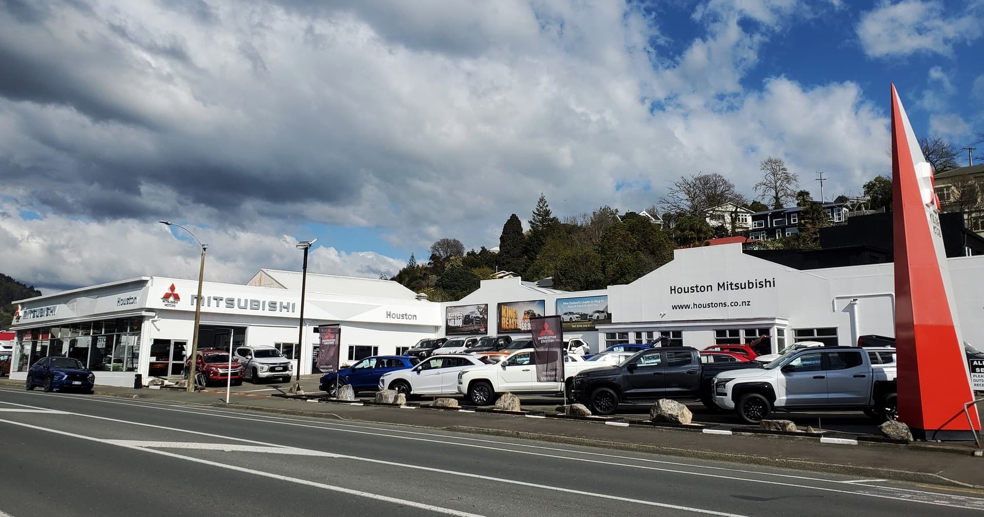 Houston Richmond Service Centre — Mechanics in Richmond