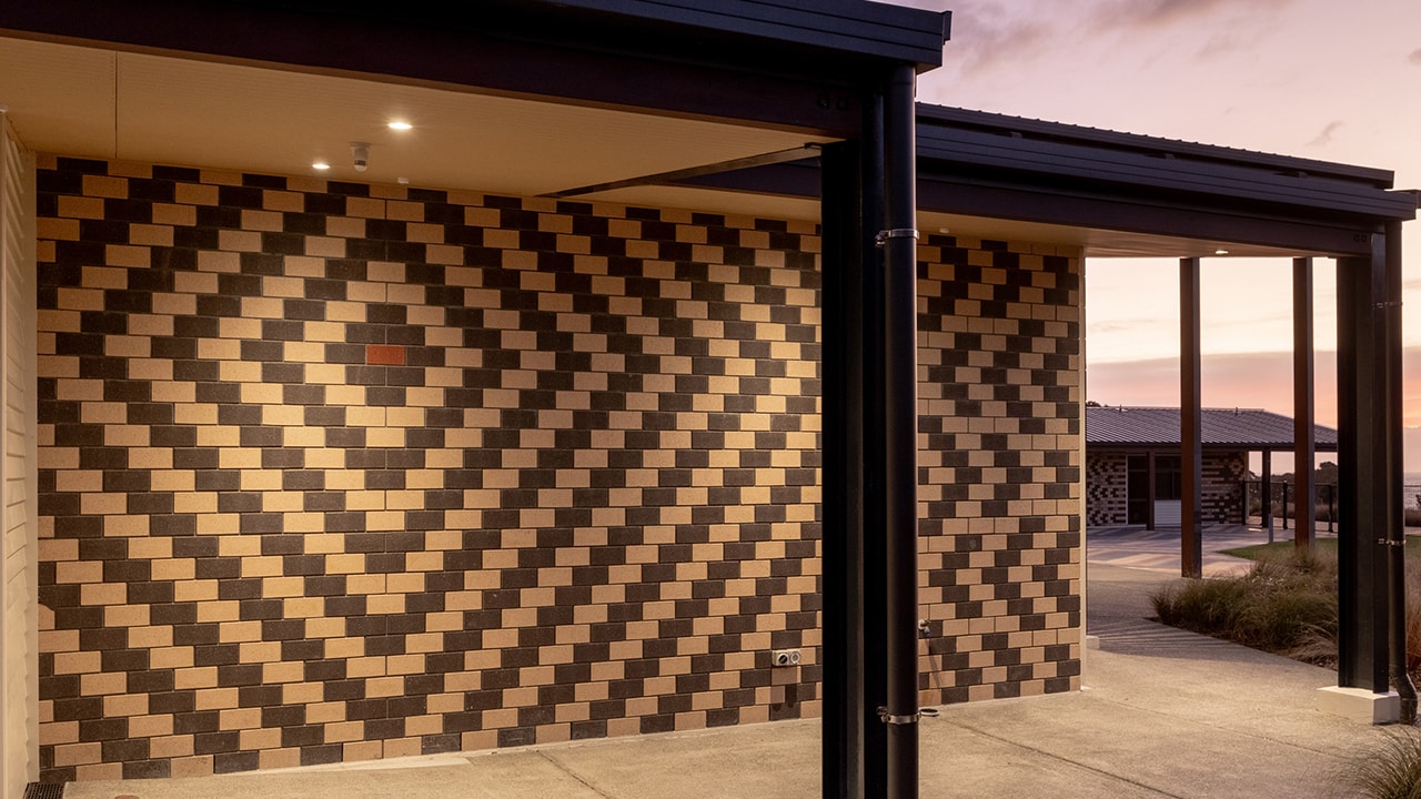 Royal Contracting — Builders in Hamilton